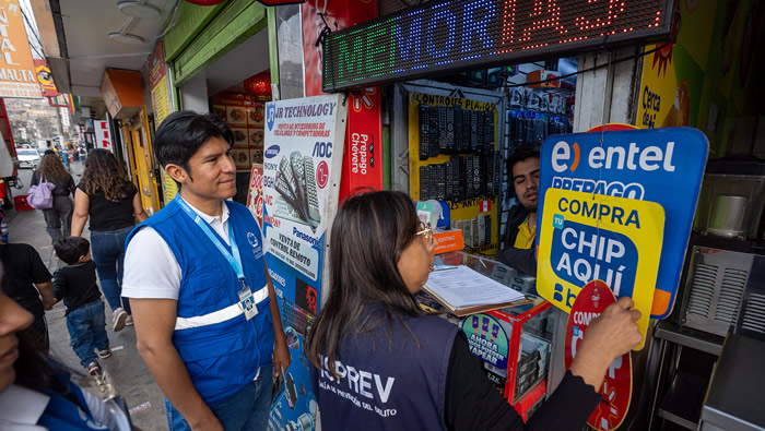 OSIPTEL sensibiliza a comerciantes de Lima Norte sobre la venta y activación ilegal de chips móviles