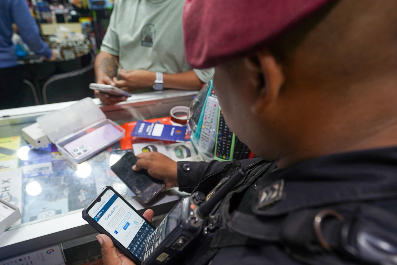 OSIPTEL participa en operativo preventivo contra la venta ambulatoria de chips en el Centro de Lima