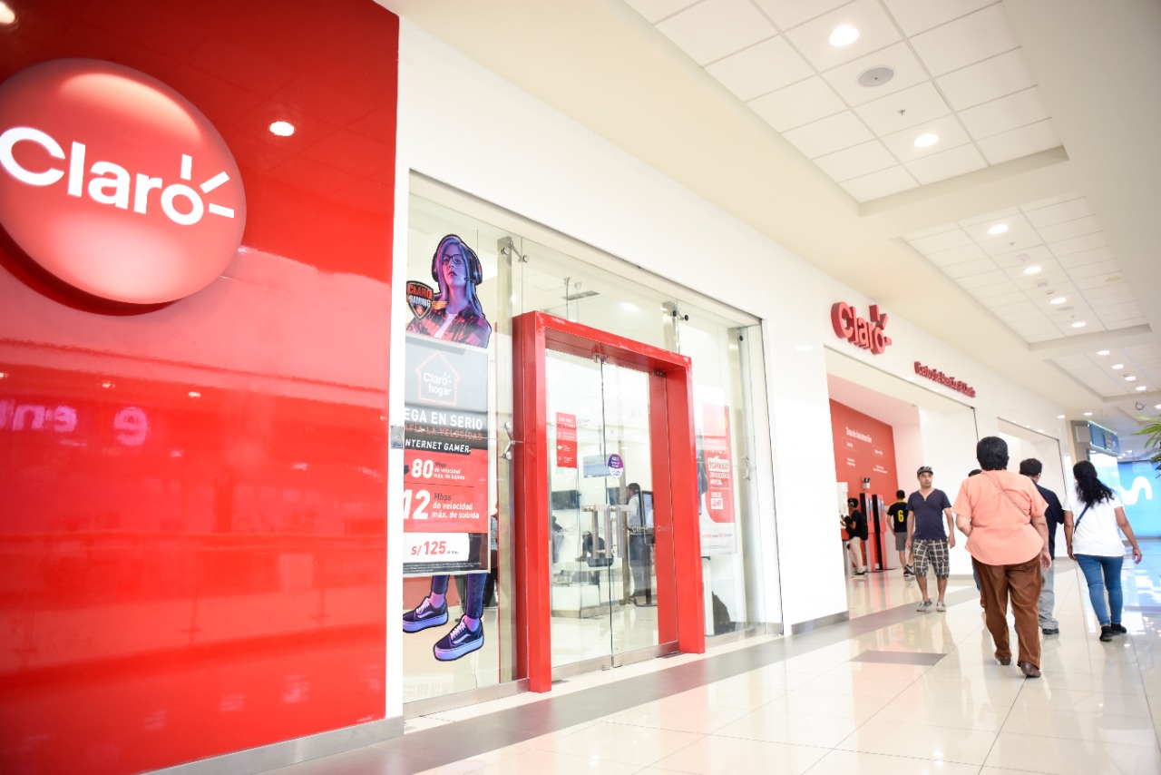 OSIPTEL confirmó sanción a Claro de más S/ 2.6 millones por incumplir compromisos de mejora