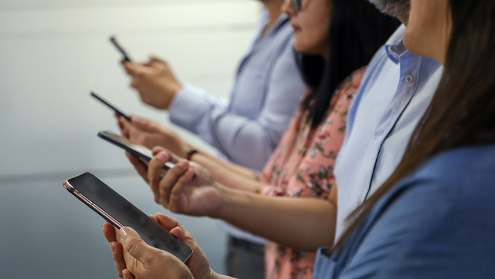 Alrededor de 600 mil líneas móviles cambiaron de empresa operadora en febrero de 2025