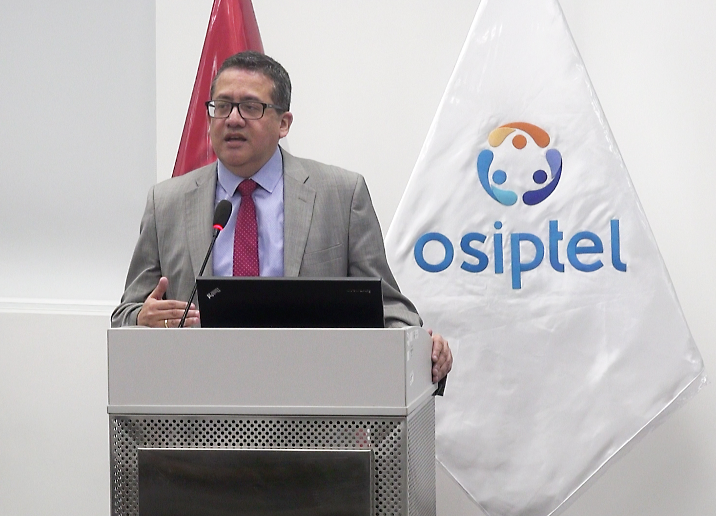 OSIPTEL propone modificar procedimientos sobre fijación y revisión de tarifas y cargos de interconexión tope