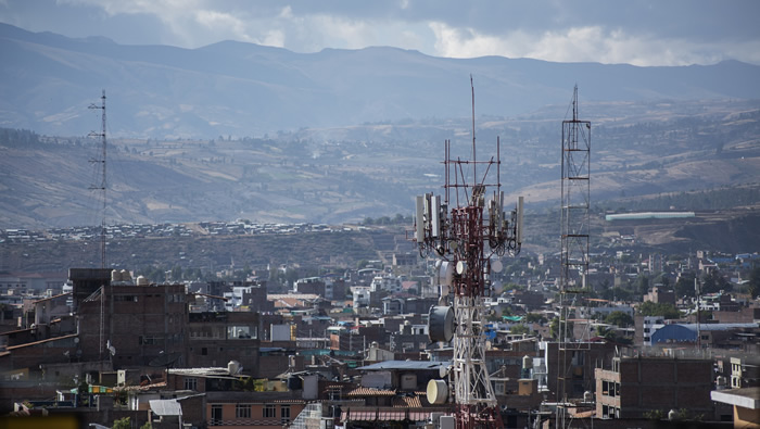 Crece la rentabilidad operativa promedio del sector telecomunicaciones peruano en el primer semestre de 2024