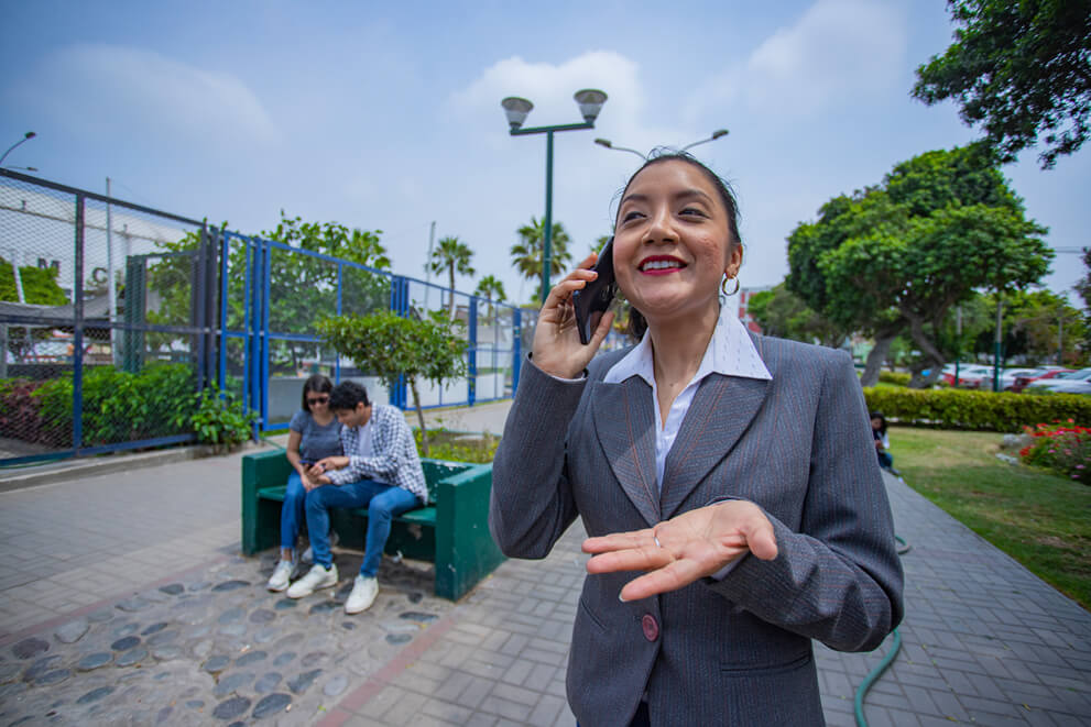 Entel y Claro incrementaron su participación en el mercado de líneas móviles activas al cierre de 2022