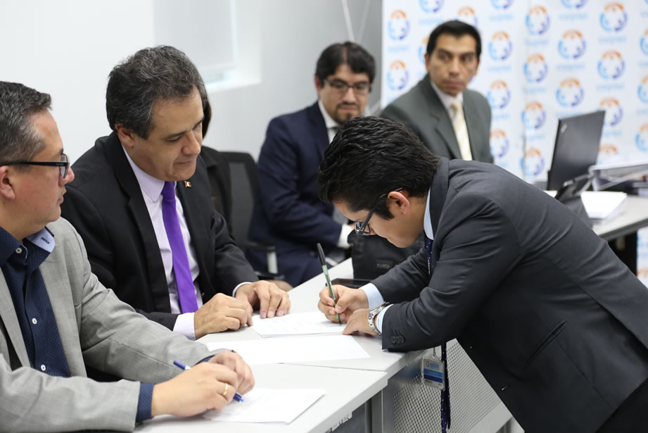 Informática el corte inglés se adjudicó la administración de la base de datos de la portabilidad numérica