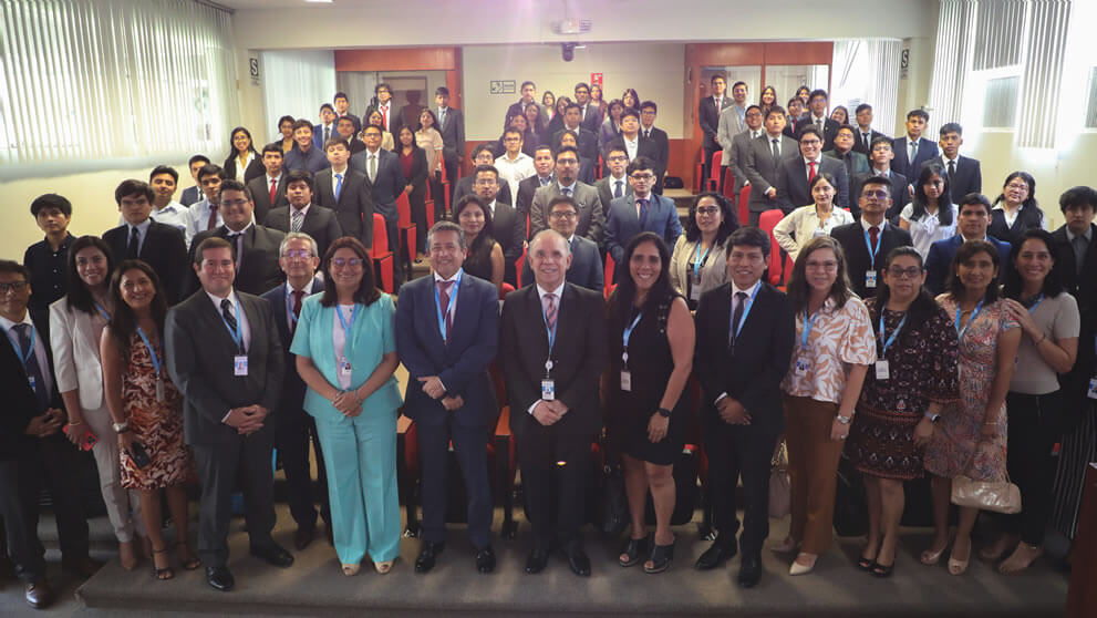 Universitarios de 11 regiones del país iniciaron clases en programa de especialización del OSIPTEL