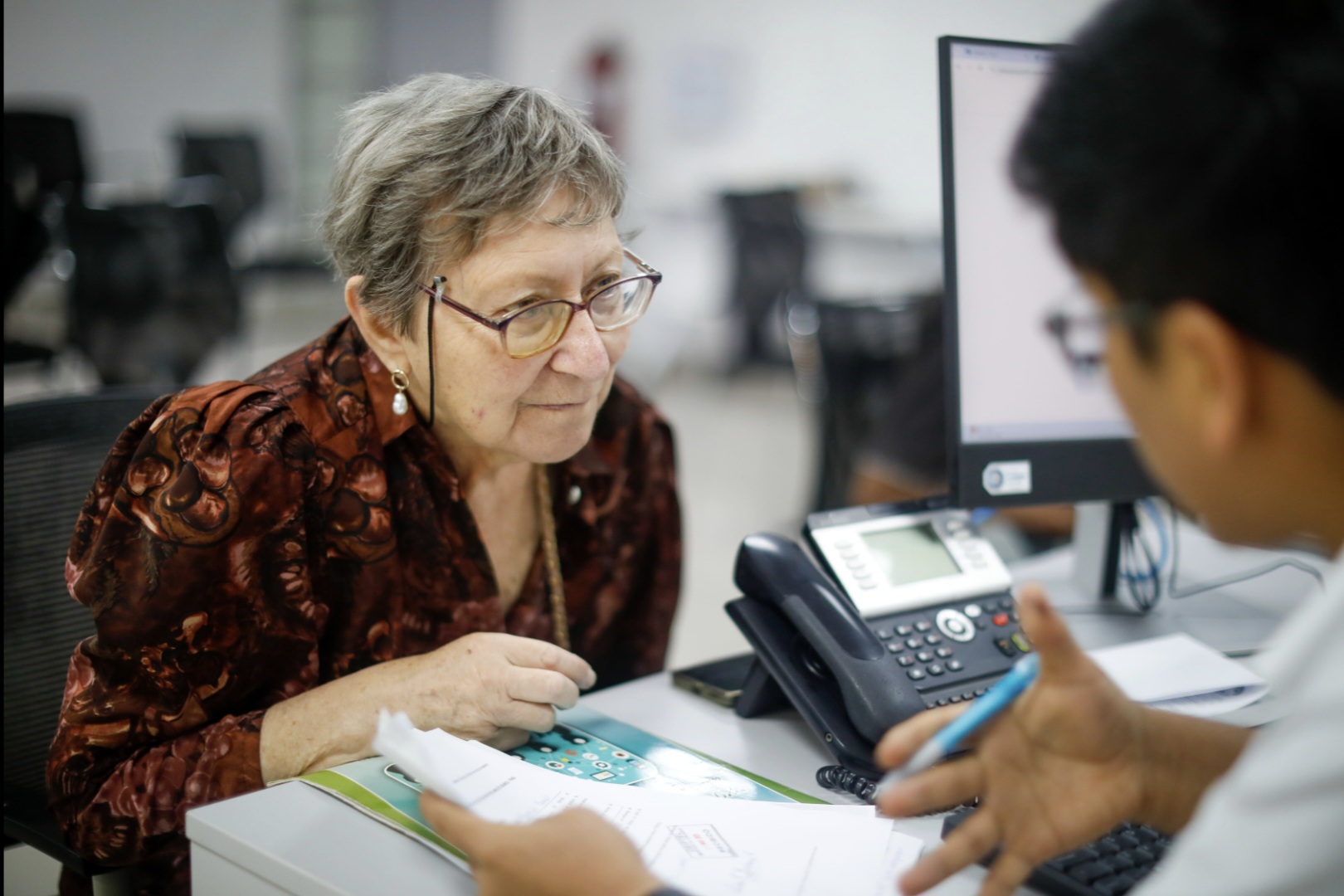 Al menos 7 de cada 10 atenciones realizadas por el OSIPTEL fueron por casos relacionados con el servicio móvil