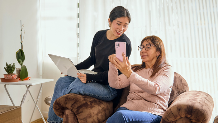 La brecha digital se reduce: el 99.5 % de hogares tiene acceso al menos a un servicio de telecomunicaciones