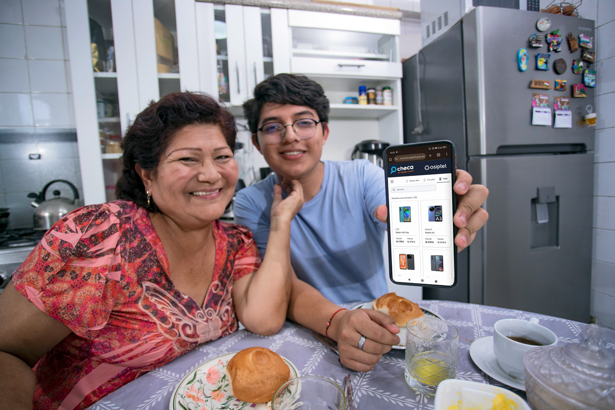 Checa tu equipo móvil: encuentra el celular que mamá necesita de manera más fácil
