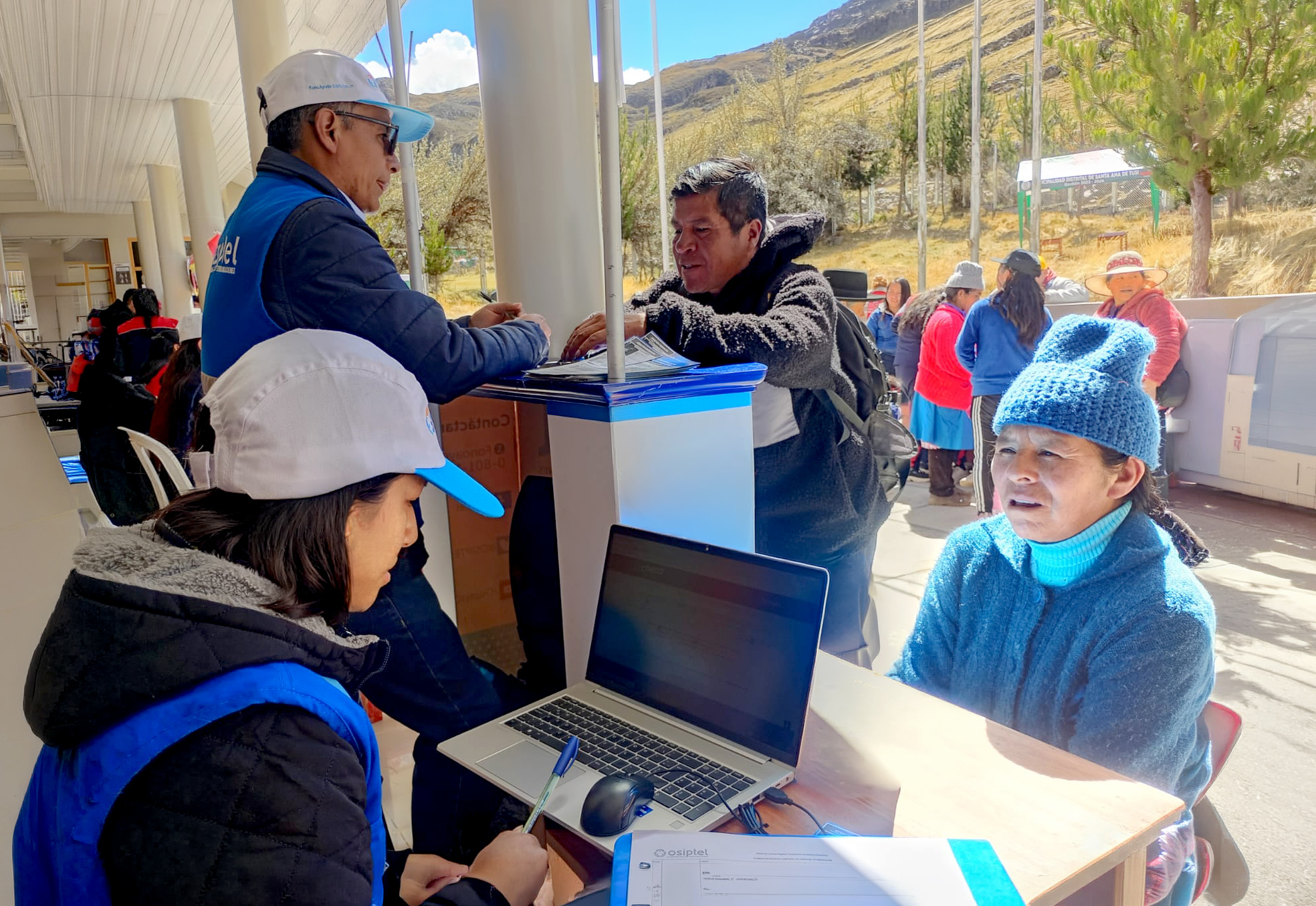 Pasco: OSIPTEL brindó orientación a usuarios de los servicios de telecomunicaciones en el Tambo de Juclacancha